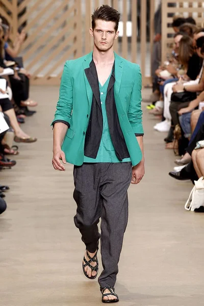 Look 34